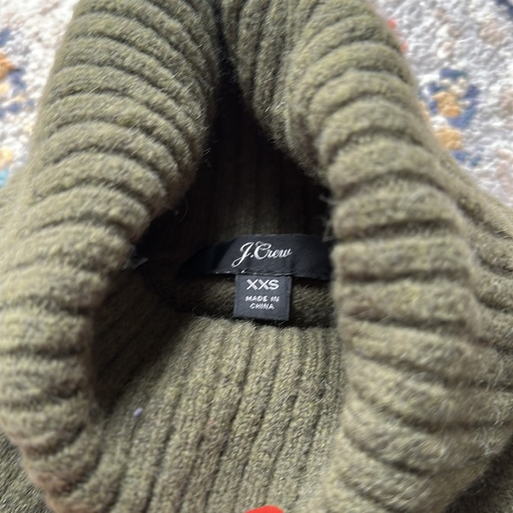 Jcrew xxs green turtleneck sweater - Picture 2 of 3